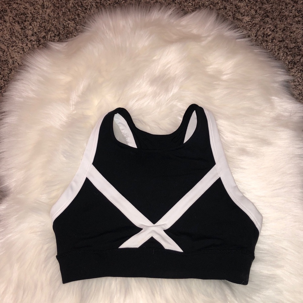High neck sports bra crop